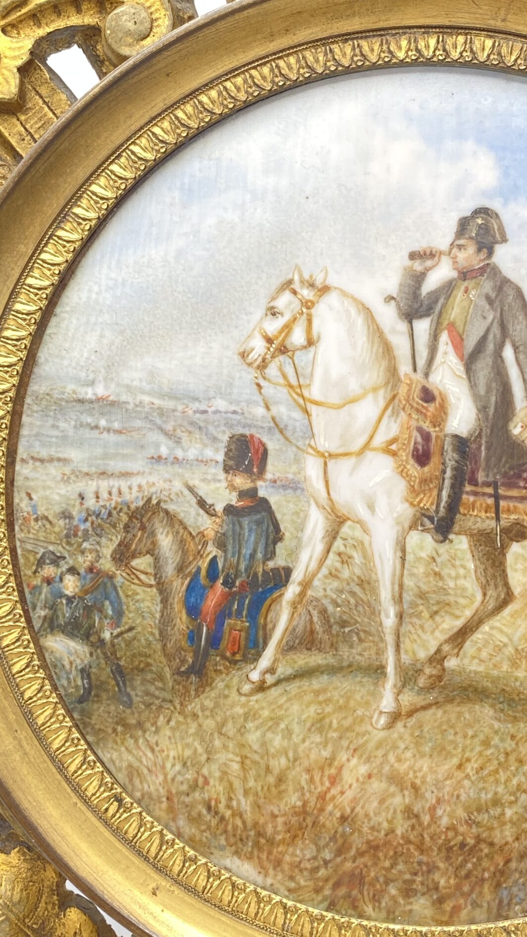 O. VERNET D’APRÉS MINIATURA DIPINTA SU AVORIO, DI NAPOLEONE BONAPARTE DURANTE LA BATTAGLIA DI WAGRAM, CON PREGIATA CORNICE IN BRONZO DORATO COEVA. FRANCIA, PRIMA METÀ DEL XIX sec. - immagine 5