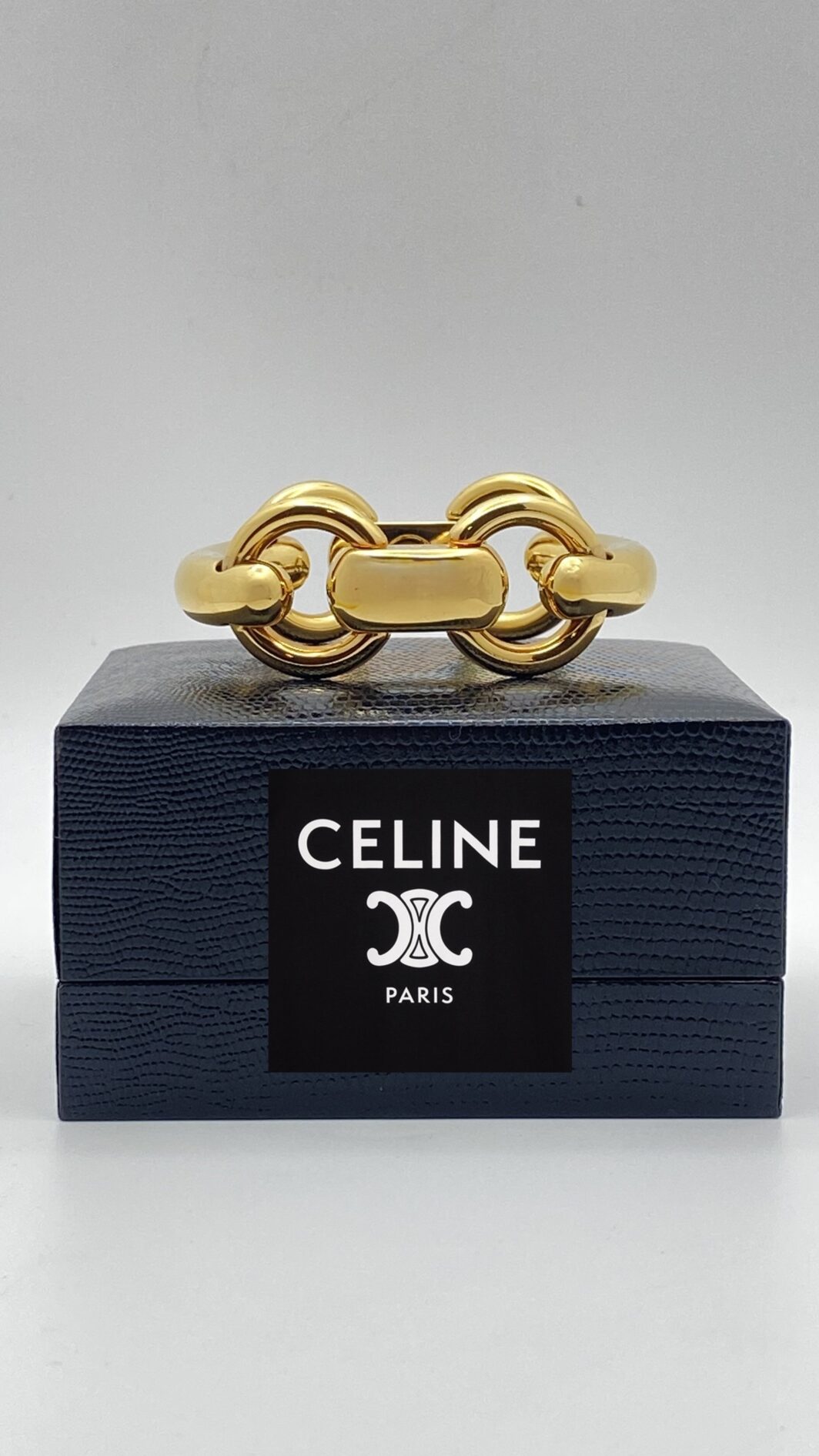 CELINE VINTAGE BOLD GOLD CHAIN BRACELET: L’ESSENZA DEGLI ANNI ’90.