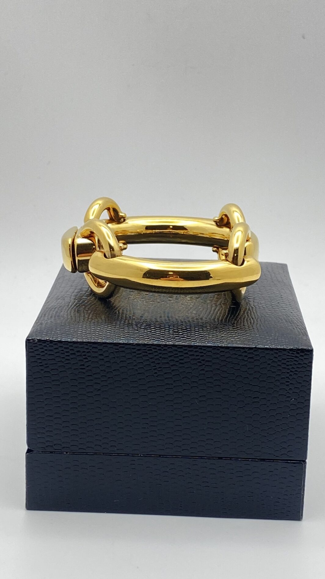 CELINE VINTAGE BOLD GOLD CHAIN BRACELET: L’ESSENZA DEGLI ANNI ’90. - immagine 8