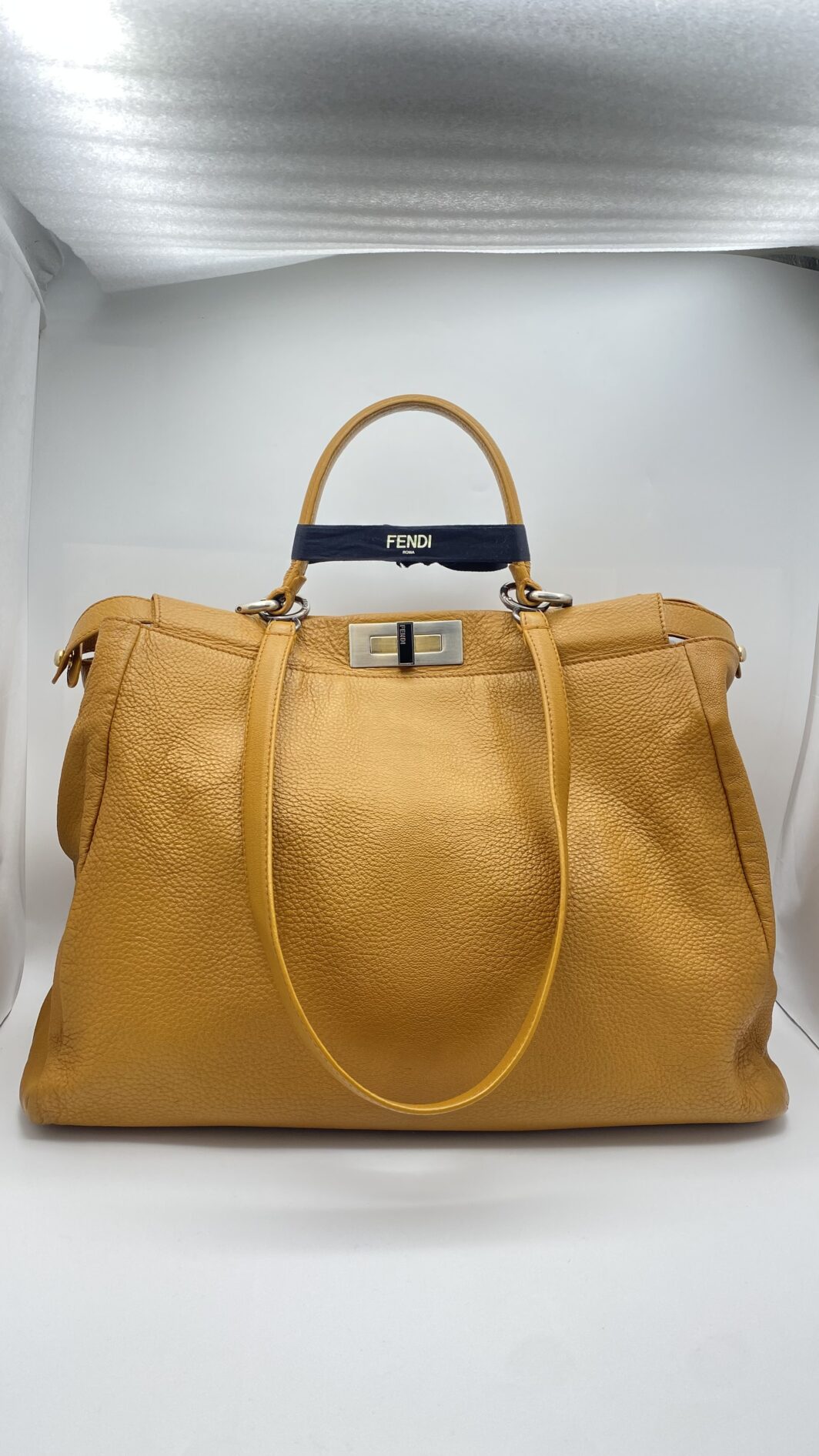 FENDI PEEKABOO. MERAVIGLIOSA BORSA VINTAGE INIZI ANNI 2000. PERFETTE CONDIZIONI. CON CARTELLINO ORIGINALE, FODERA, ANTITACCHEGGIO E NUMERO DI SERIE - immagine 31