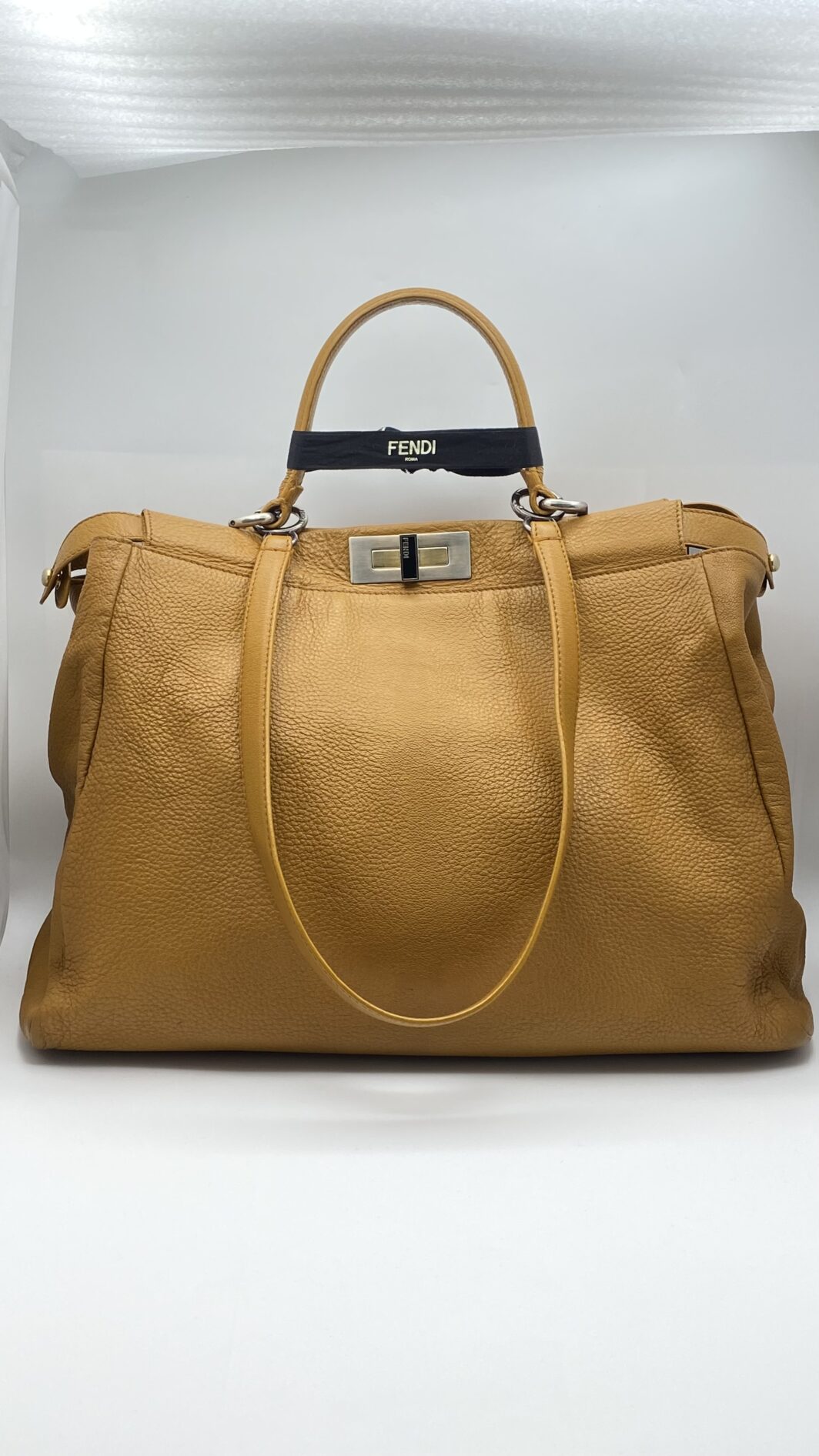 FENDI PEEKABOO. MERAVIGLIOSA BORSA VINTAGE INIZI ANNI 2000. PERFETTE CONDIZIONI. CON CARTELLINO ORIGINALE, FODERA, ANTITACCHEGGIO E NUMERO DI SERIE - immagine 32