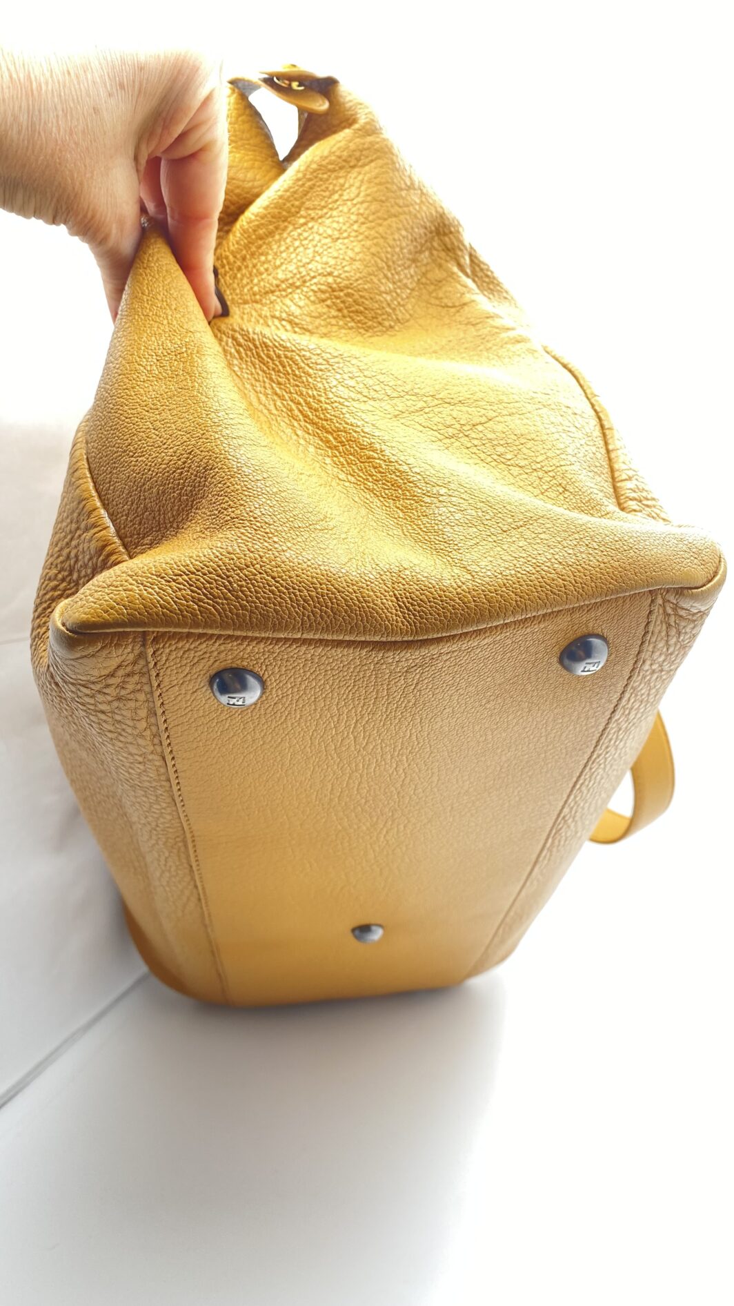 FENDI PEEKABOO. MERAVIGLIOSA BORSA VINTAGE INIZI ANNI 2000. PERFETTE CONDIZIONI. CON CARTELLINO ORIGINALE, FODERA, ANTITACCHEGGIO E NUMERO DI SERIE - immagine 21