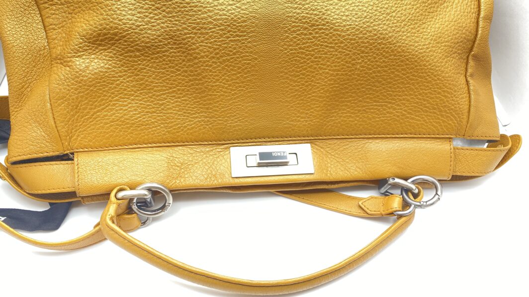 FENDI PEEKABOO. MERAVIGLIOSA BORSA VINTAGE INIZI ANNI 2000. PERFETTE CONDIZIONI. CON CARTELLINO ORIGINALE, FODERA, ANTITACCHEGGIO E NUMERO DI SERIE - immagine 5