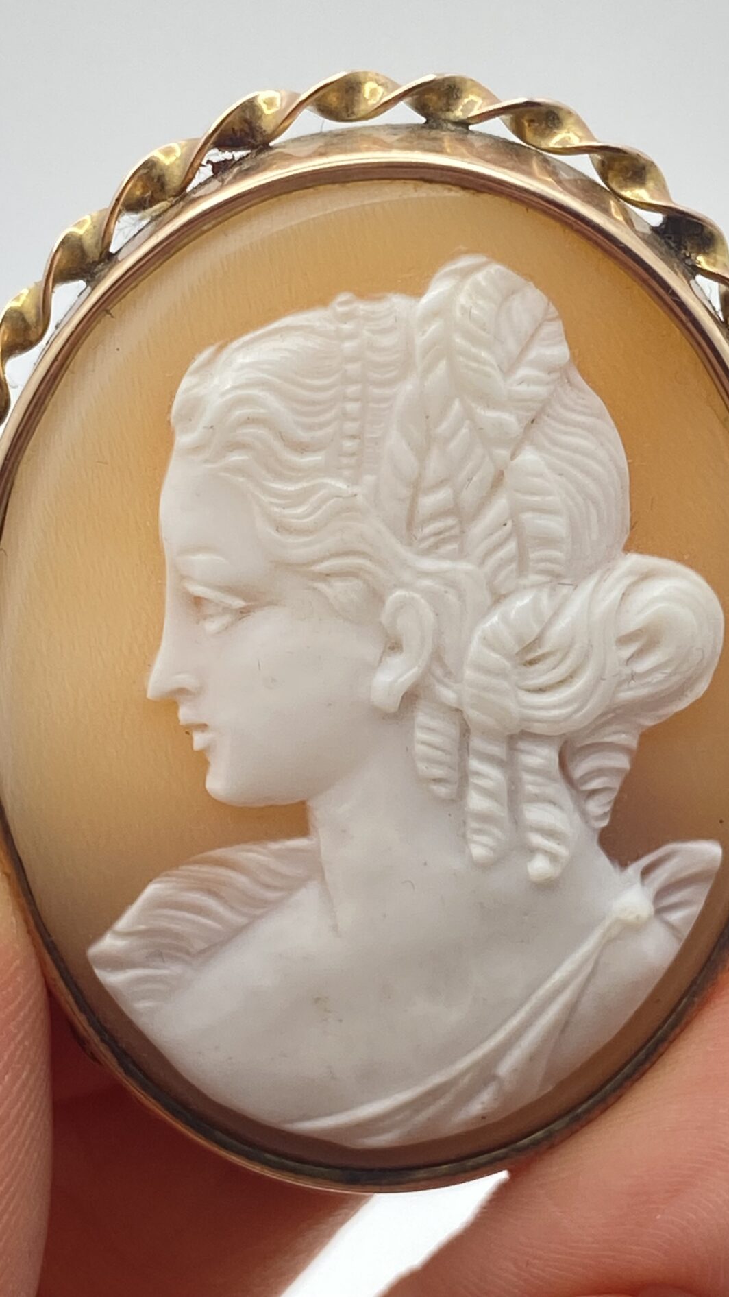 STRAORDINARIA SPILLA DI EPOCA GEORGIANA, CON CAMEO IN ORO 9KT. FINE XVIII sec. - immagine 8