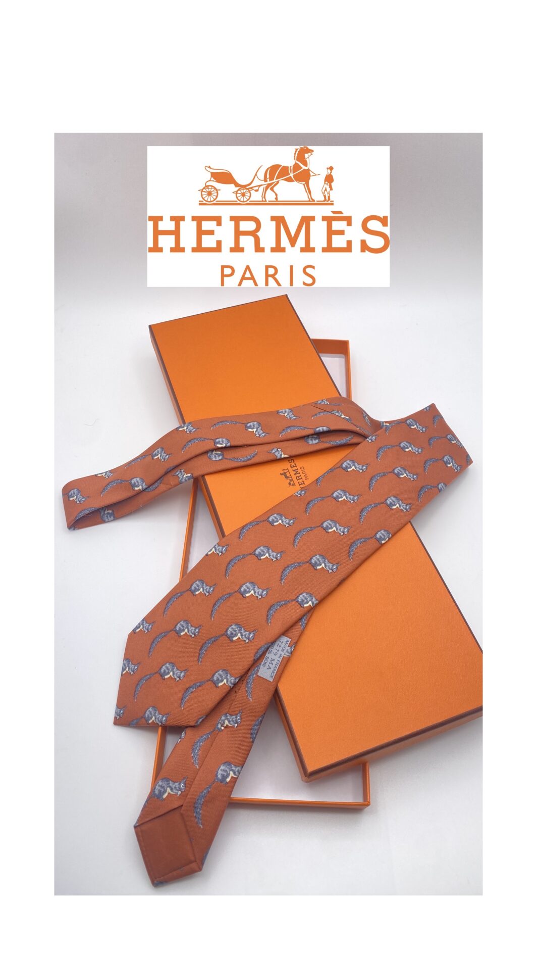 HERMÈS. CRAVATTA VINTAGE IN TWILL DI SETA PURA. CON SCATOLA ORIGINALE.