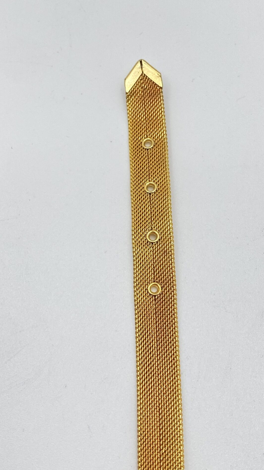 ORIGINALE PAIO DI BRACCIALI FRANCESI VINTAGE A FIBBIA, IN MAGLIA DI METALLO GOLDTONE. (VENDIBILI SINGOLARMENTE. IL PREZZO SI RIFERISCE AD UN SINGOLO BRACCIALE) - immagine 16