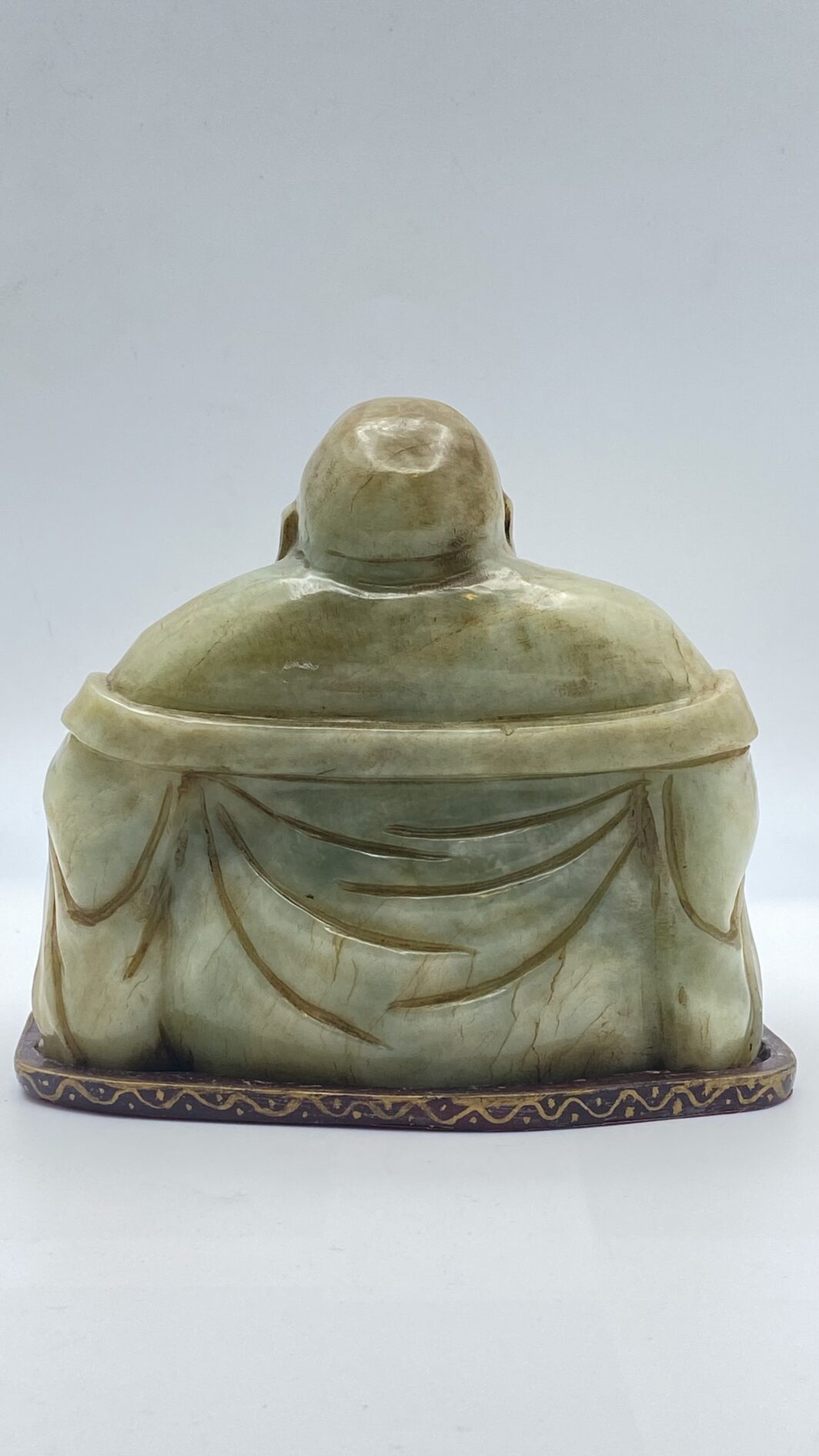 BUDDHA IN GIADA CON BASE IN LEGNO DI SANDALO. PRIMA METÀ DEL XX SECOLO - immagine 2