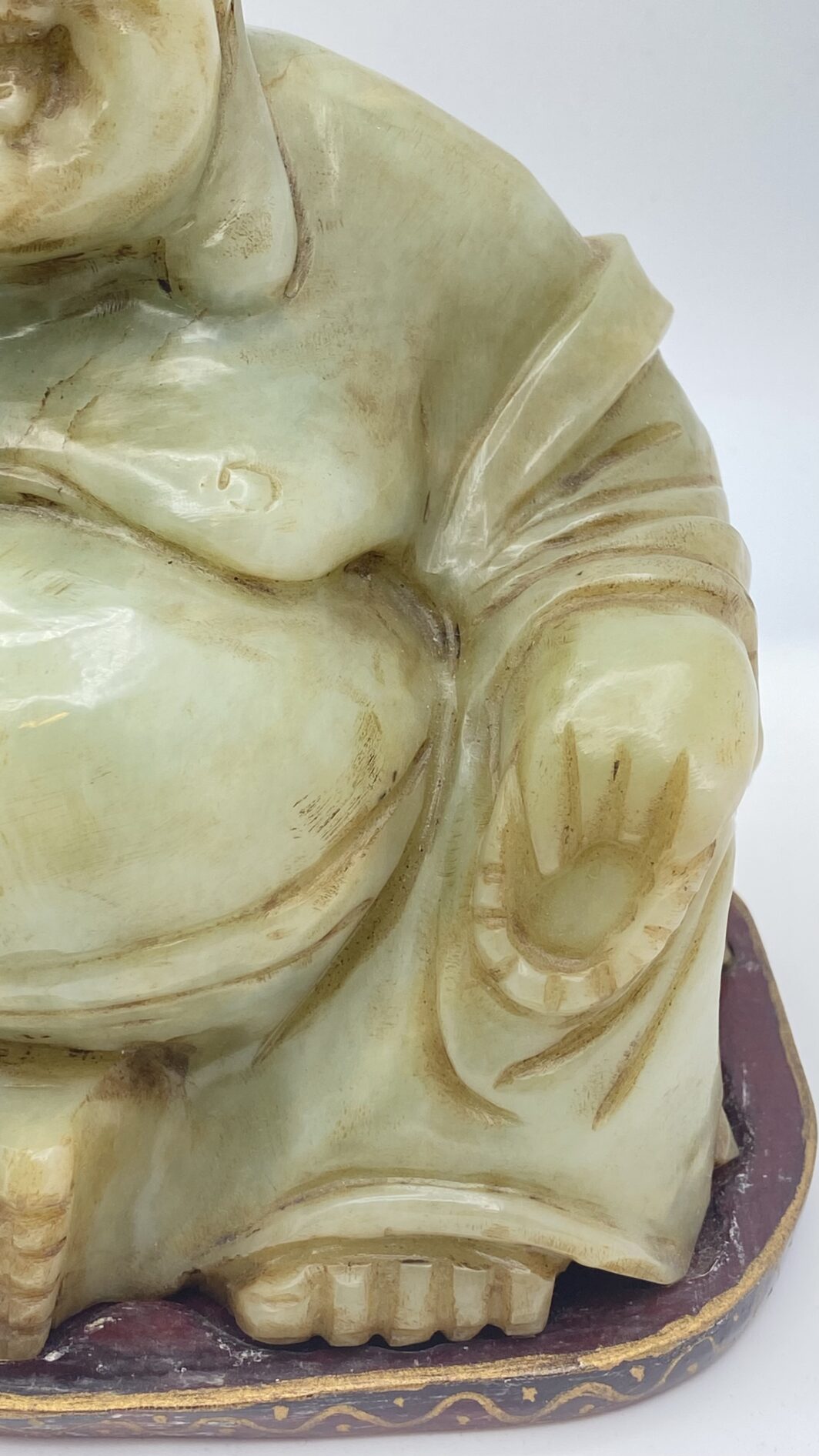 BUDDHA IN GIADA CON BASE IN LEGNO DI SANDALO. PRIMA METÀ DEL XX SECOLO - immagine 9