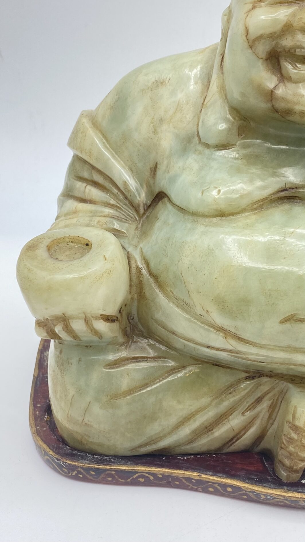 BUDDHA IN GIADA CON BASE IN LEGNO DI SANDALO. PRIMA METÀ DEL XX SECOLO - immagine 10