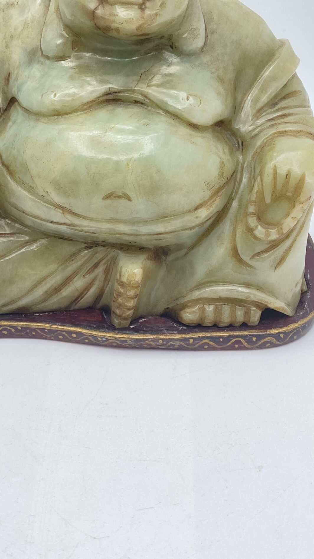 BUDDHA IN GIADA CON BASE IN LEGNO DI SANDALO. PRIMA METÀ DEL XX SECOLO - immagine 11